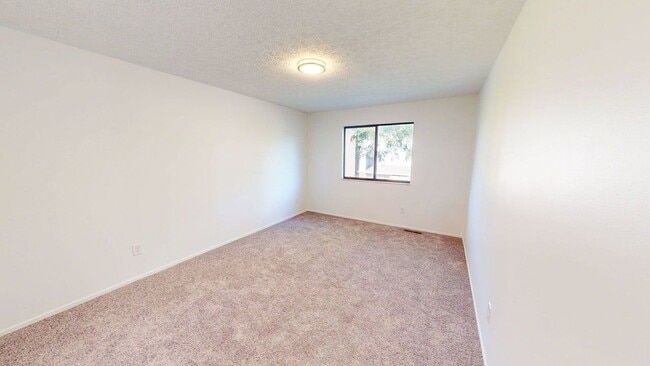 Building Photo - 159 Corbins Mill Dr