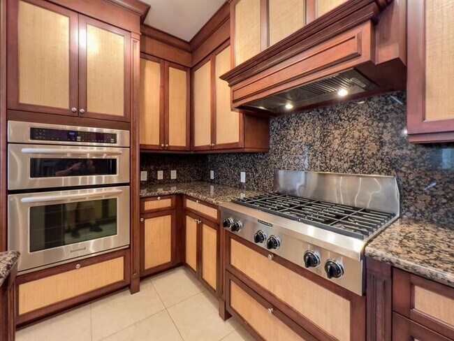 Building Photo - 4241 N Ocean Blvd