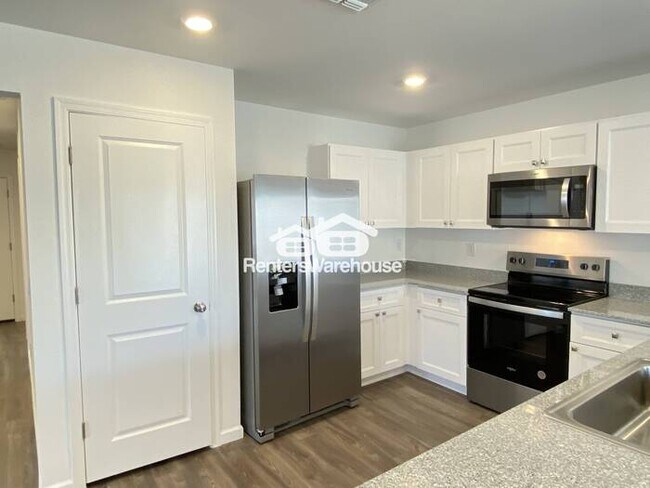 Building Photo - 4bed 2bath NEW build - Great layout w/ Gor...