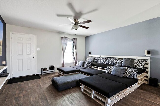 Building Photo - 712 Cleary Ln