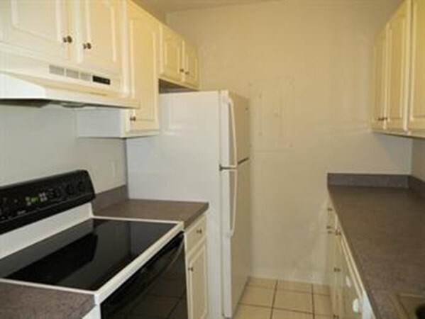 Building Photo - 86 E Howard St