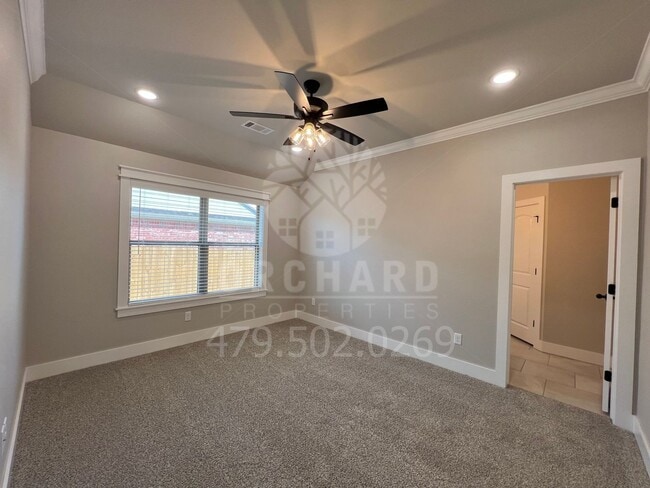 Building Photo - Single Family Home - Stunning Huntley Plan