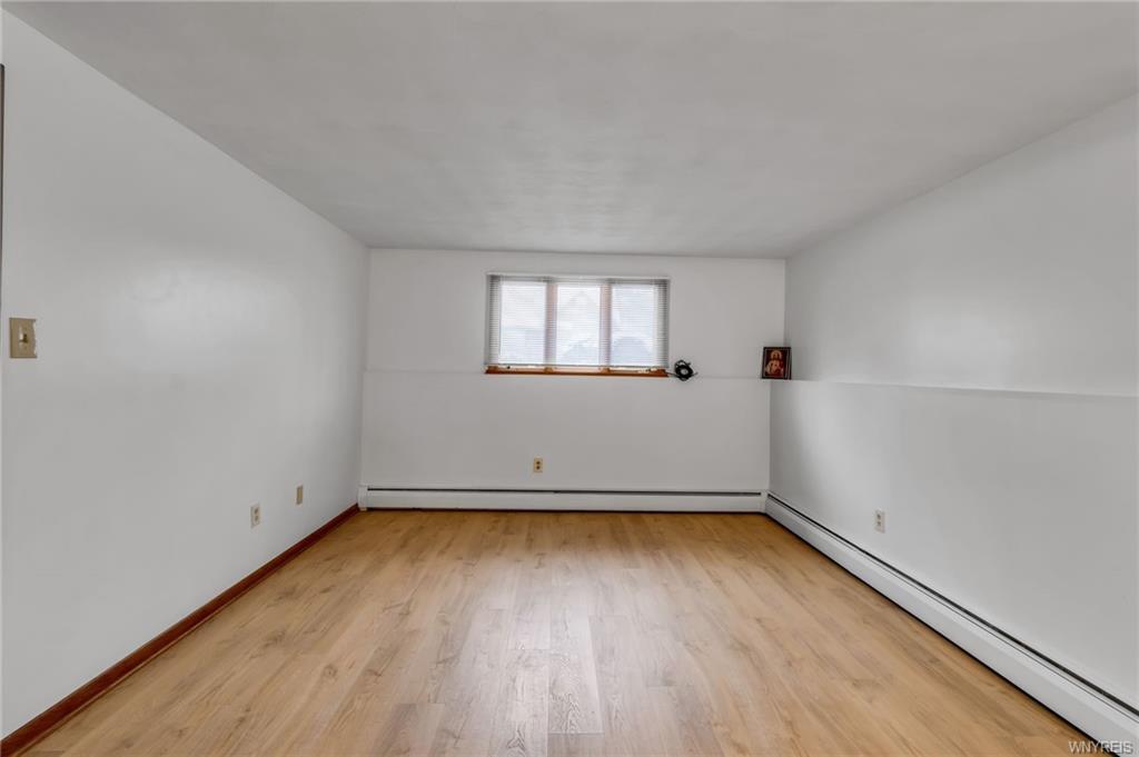 Living Room - 28 Mead St