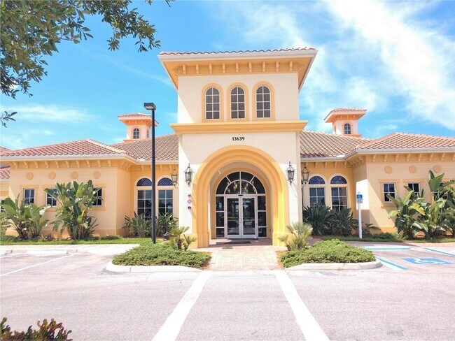 Building Photo - 13858 Campoleone St