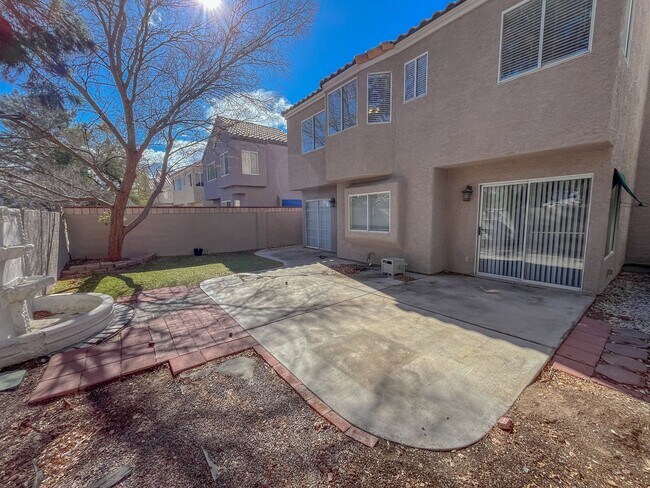 Building Photo - Spacious 4-Bedroom Home in Prime Green Val...