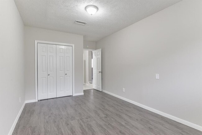 Building Photo - Beautiful 3 Bedroom Home in Santa Fe,