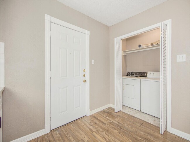 Building Photo - 5108 Clay St