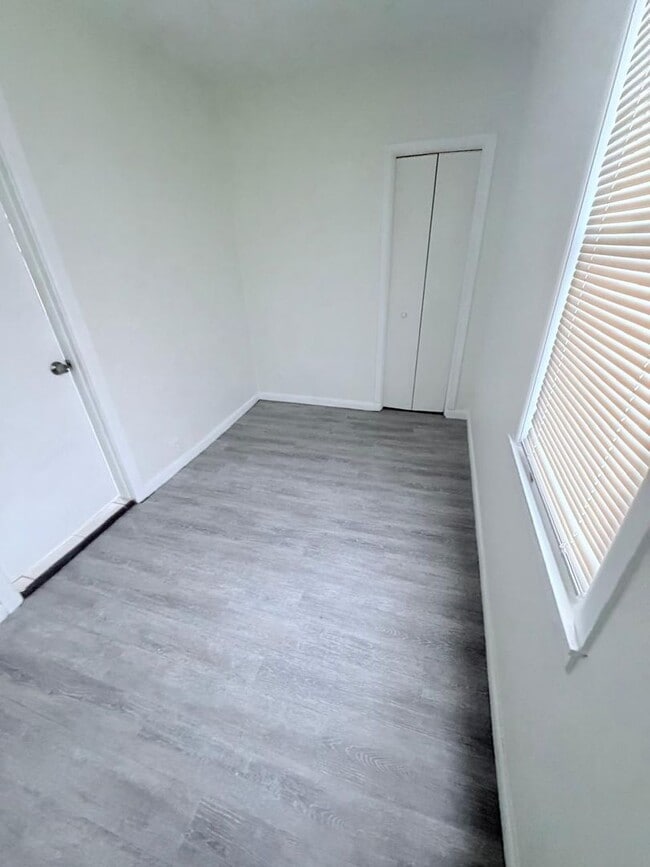 Building Photo - 4004 Storer Ave