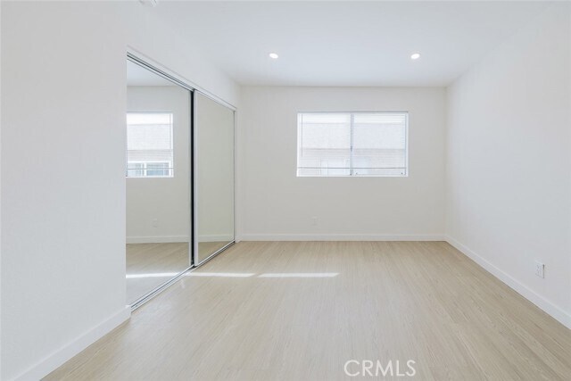 Building Photo - 620 S Lake St