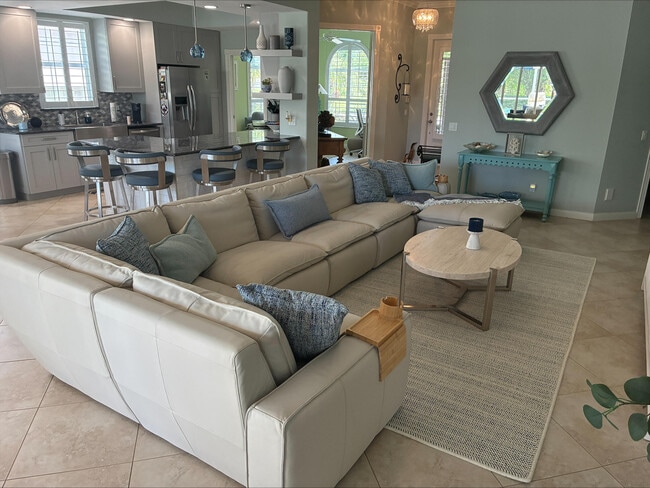 Building Photo - 11181 SW Aliceville Dr