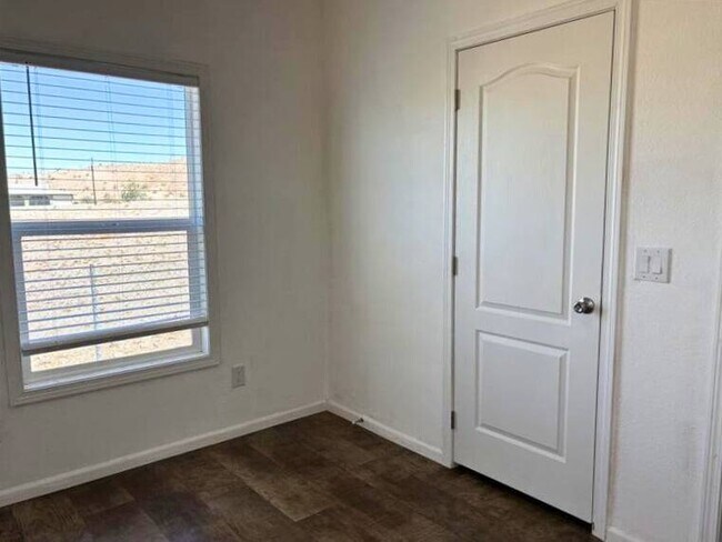 Building Photo - 350 Lee Ave