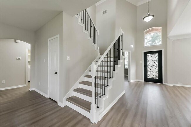 Building Photo - 2812 Chinaberry Park Ln