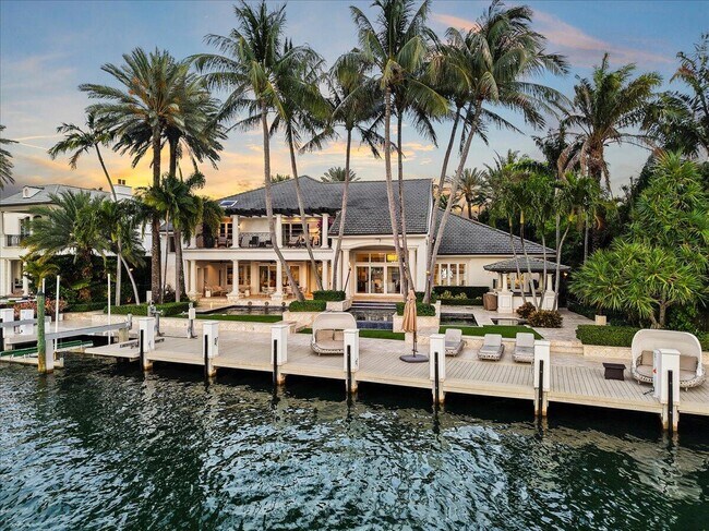 Building Photo - 1313 E Lake Dr