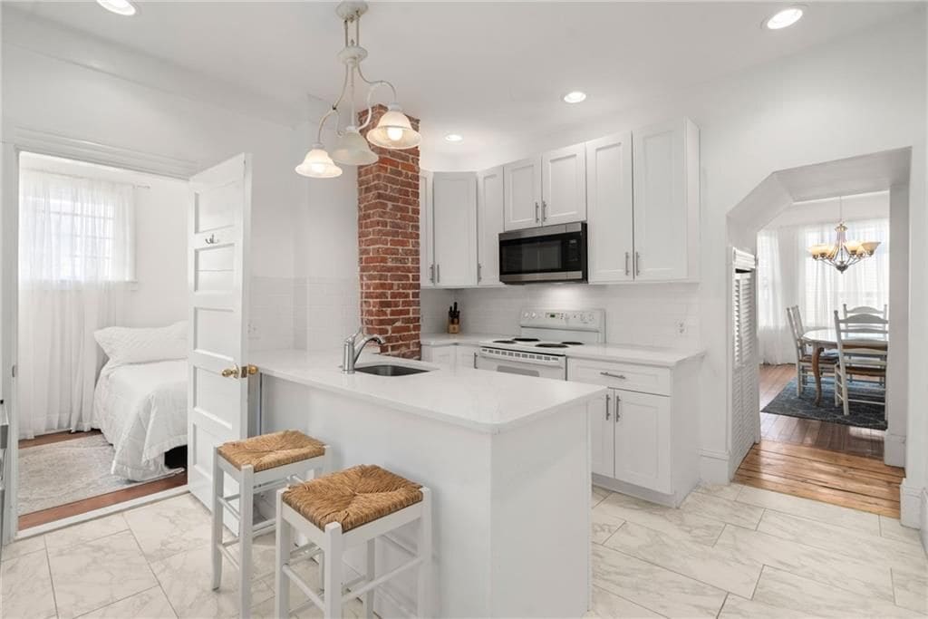 Building Photo - 34 Bull St