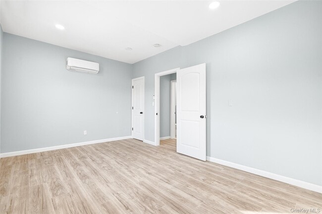 Building Photo - 78 Maple Ave