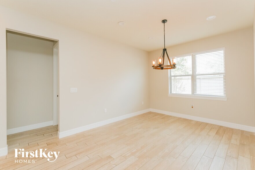 Building Photo - 16303 Treasure Point Dr
