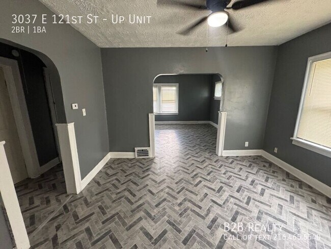 Building Photo - 3037 E 121st St