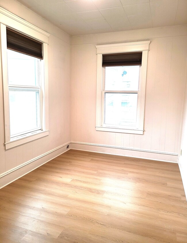 Building Photo - 5708 7th Ave S