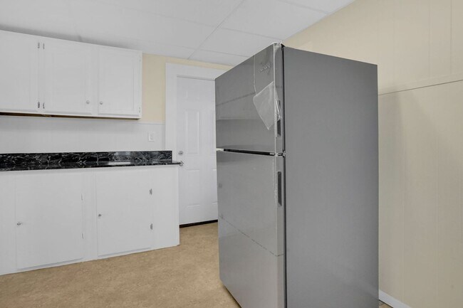 Building Photo - 157-159 Pleasant Street