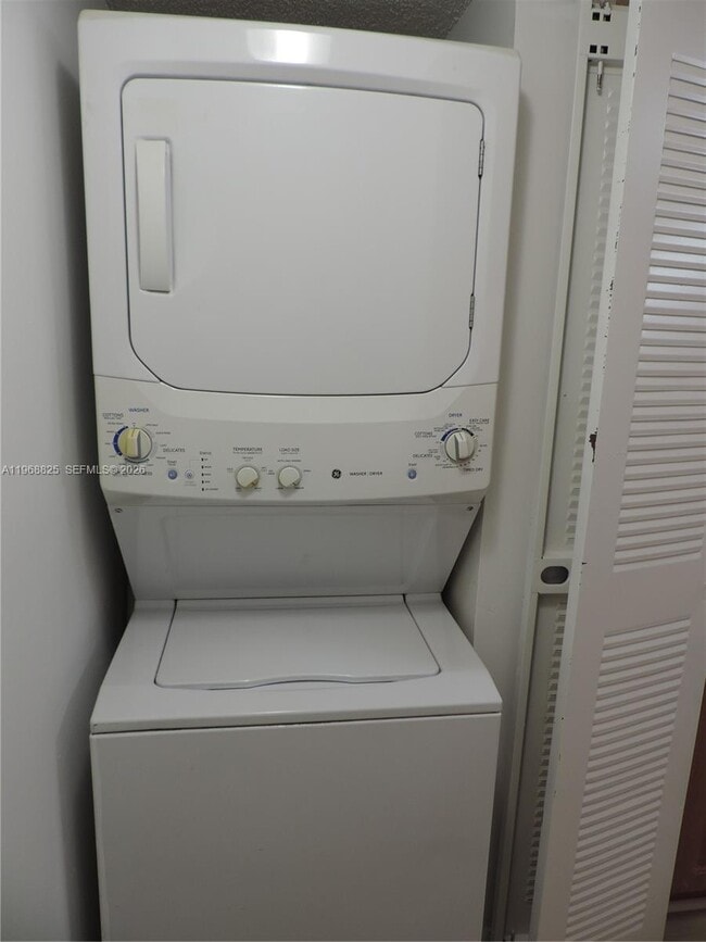 Building Photo - 566 NW 114th Ave