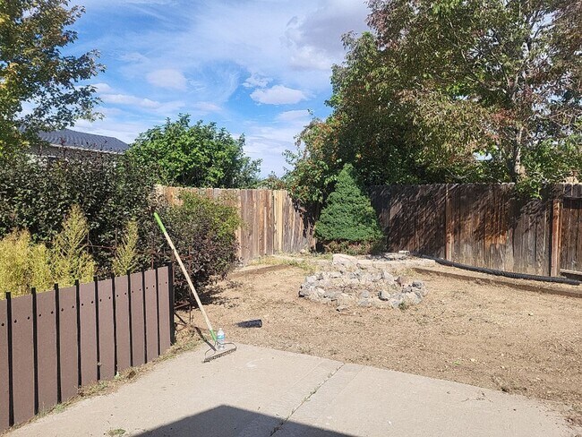 Building Photo - 9955 Sandhaven Ct