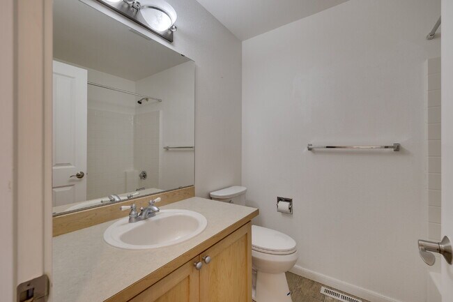 Building Photo - Beautiful 5 bedroom home in Tuscany at Lakeland Hills!