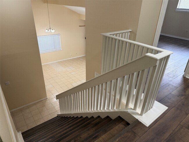 Building Photo - 9 Dewthread Ct