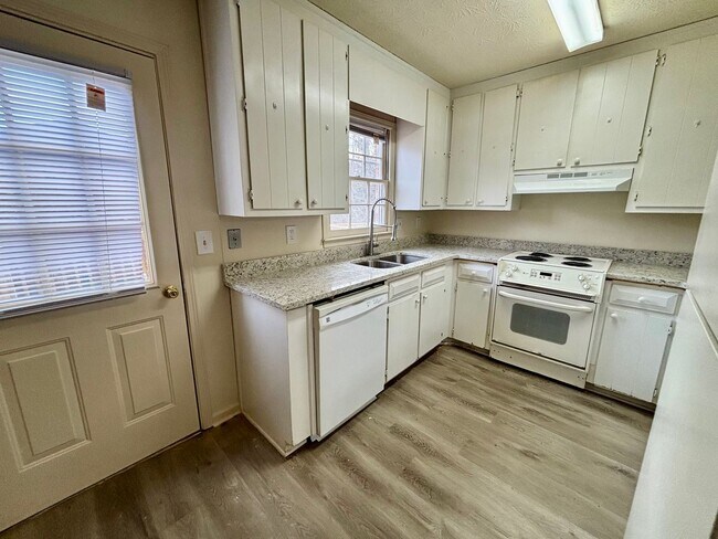 Building Photo - 5296 Weyden Trail