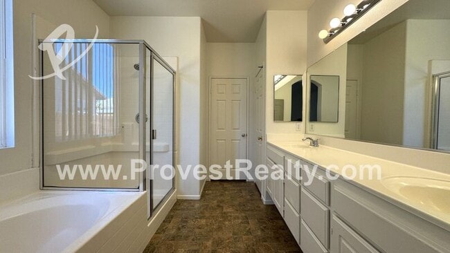 Building Photo - 14550 Chippendale Cir