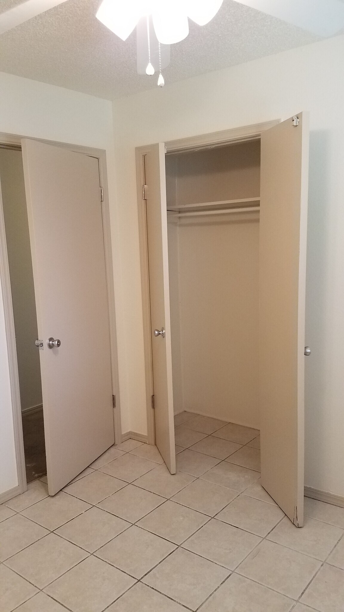 Examples of closets in bedrooms - 406 Gayclifee Terrace
