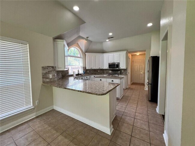 Building Photo - 5408 W Redbud St