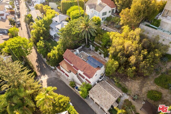 Building Photo - 7887 Hillside Ave