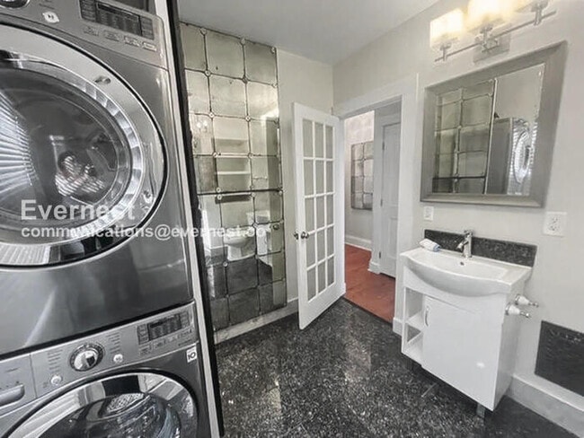 Building Photo - 430 Morrison Ave