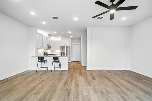 Building Photo - 7565 Reis Ln
