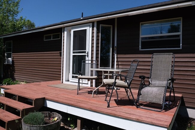 Building Photo - Furnished 3-Bedroom Home in Quiet Victor N...