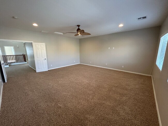 Building Photo - 5411 W Rowel Rd