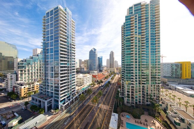 Building Photo - Ultimate Luxury Living: Fully Furnished Co...