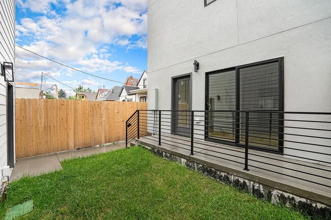 Building Photo - Back Duplex in Denver's Jefferson Park Nei...