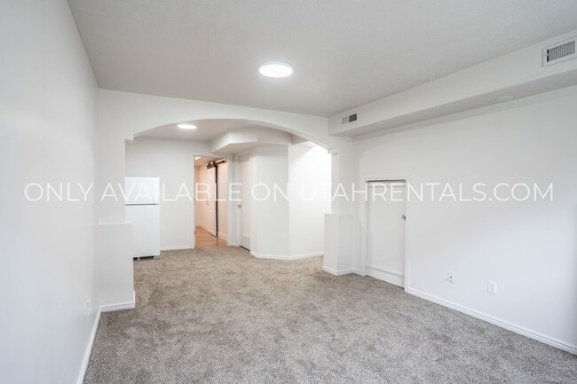 Building Photo - 338 Cedarwood Dr