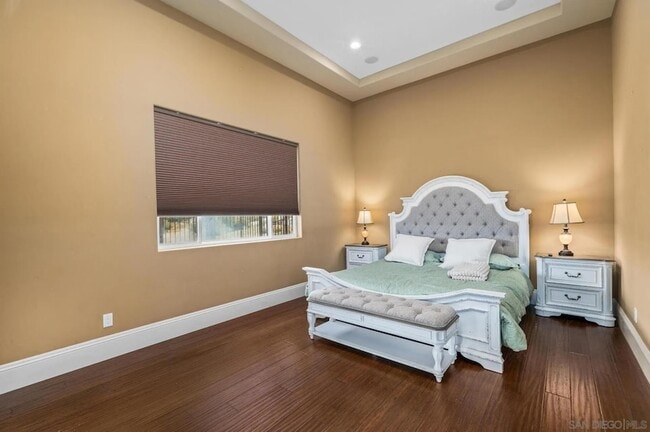 Building Photo - 208 Alicia Way