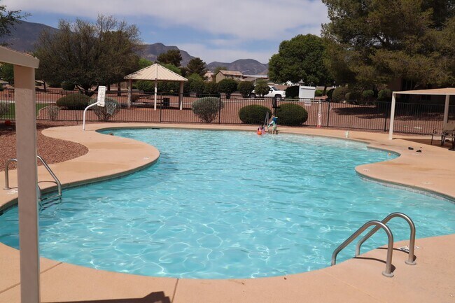 Building Photo - Your own resort! Splish Splash and Relax.
