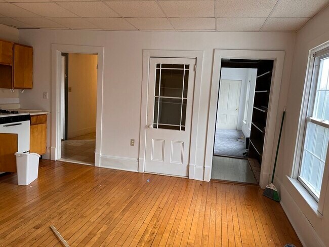 Building Photo - 20 Community Way
