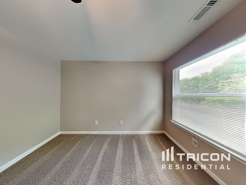 Building Photo - 12927 Rothe House Rd