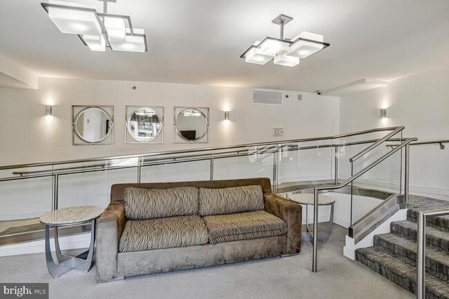 Building Photo - 157 Fleet St