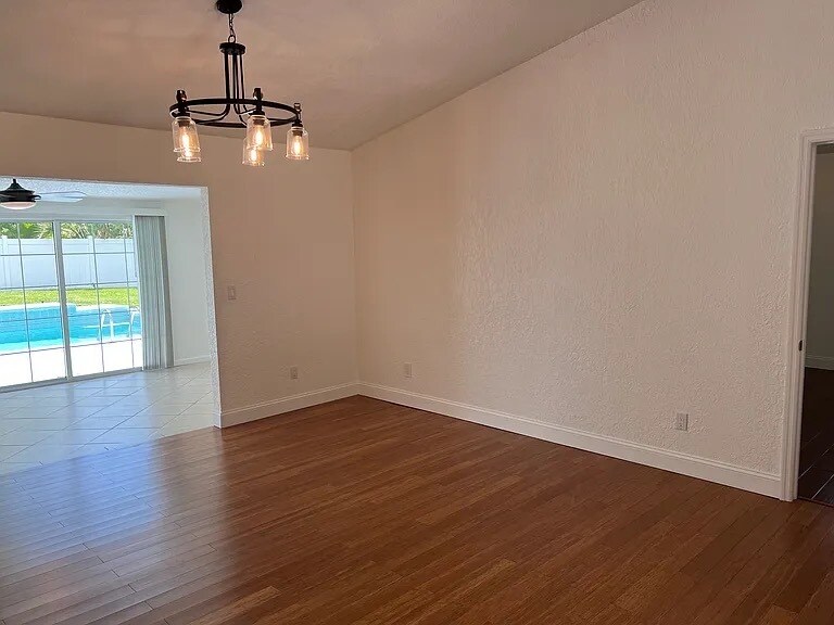 Building Photo - 990 Windsong Way