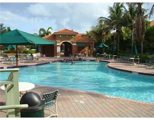 Building Photo - 4965 Leeward Ln