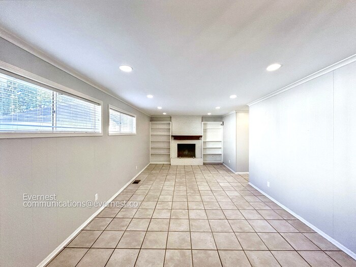 Building Photo - 3563 Aurora Cir