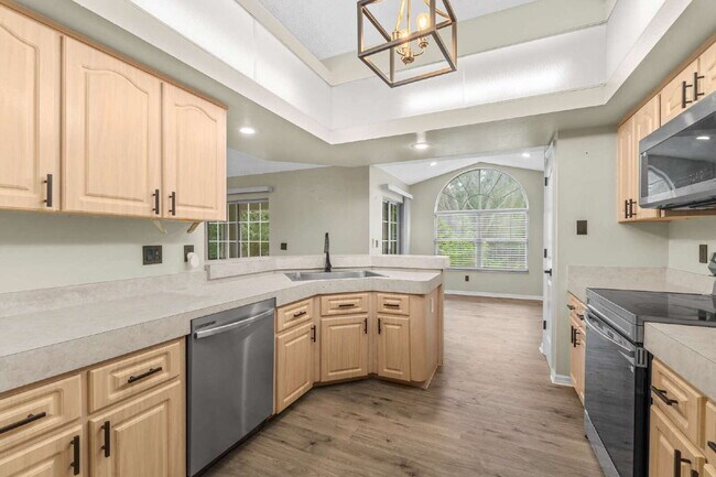Building Photo - Beautiful 3-Bedroom Home with Private Setting & Open Floor Plan