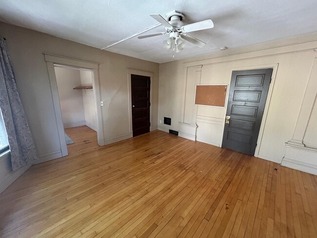 Building Photo - 114 S Blair St