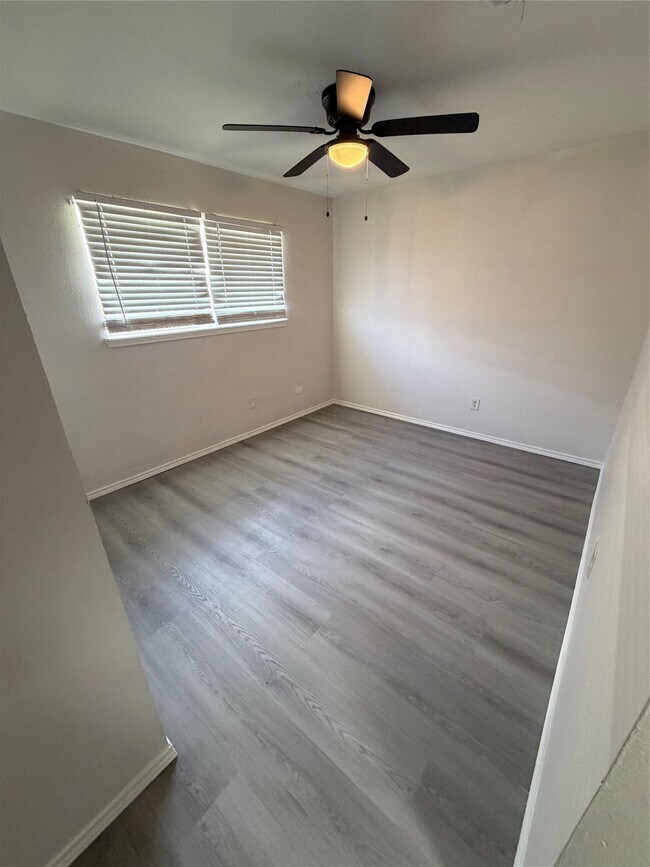 Building Photo - 6618 McCullum Rd